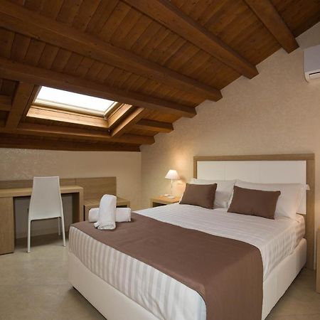 La Serenissima Hotel Palermo Luaran gambar