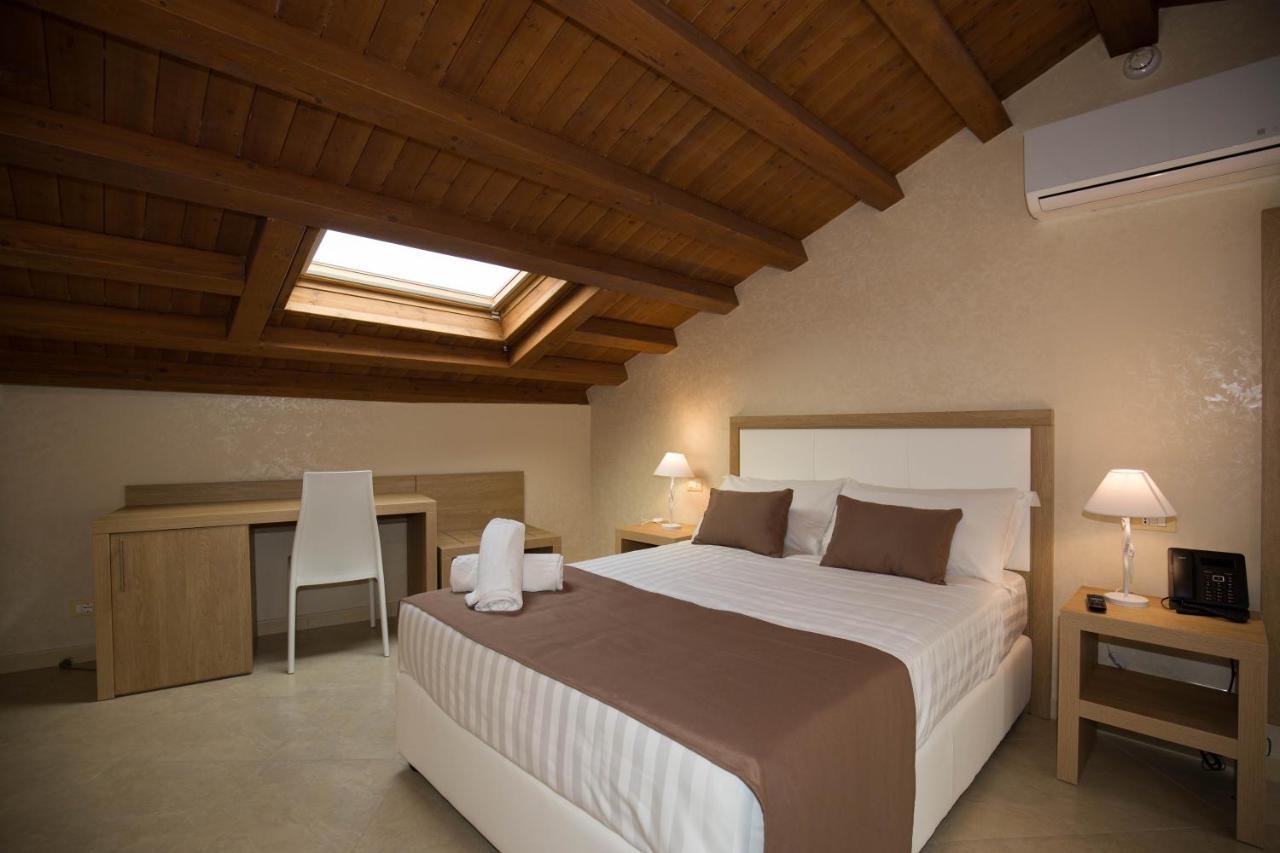 La Serenissima Hotel Palermo Luaran gambar