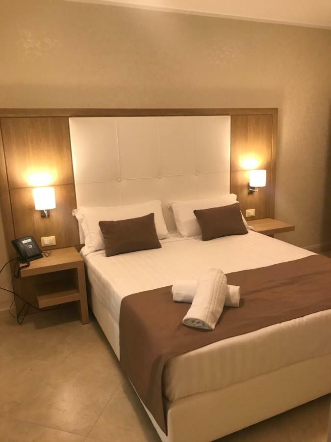La Serenissima Hotel Palermo Luaran gambar