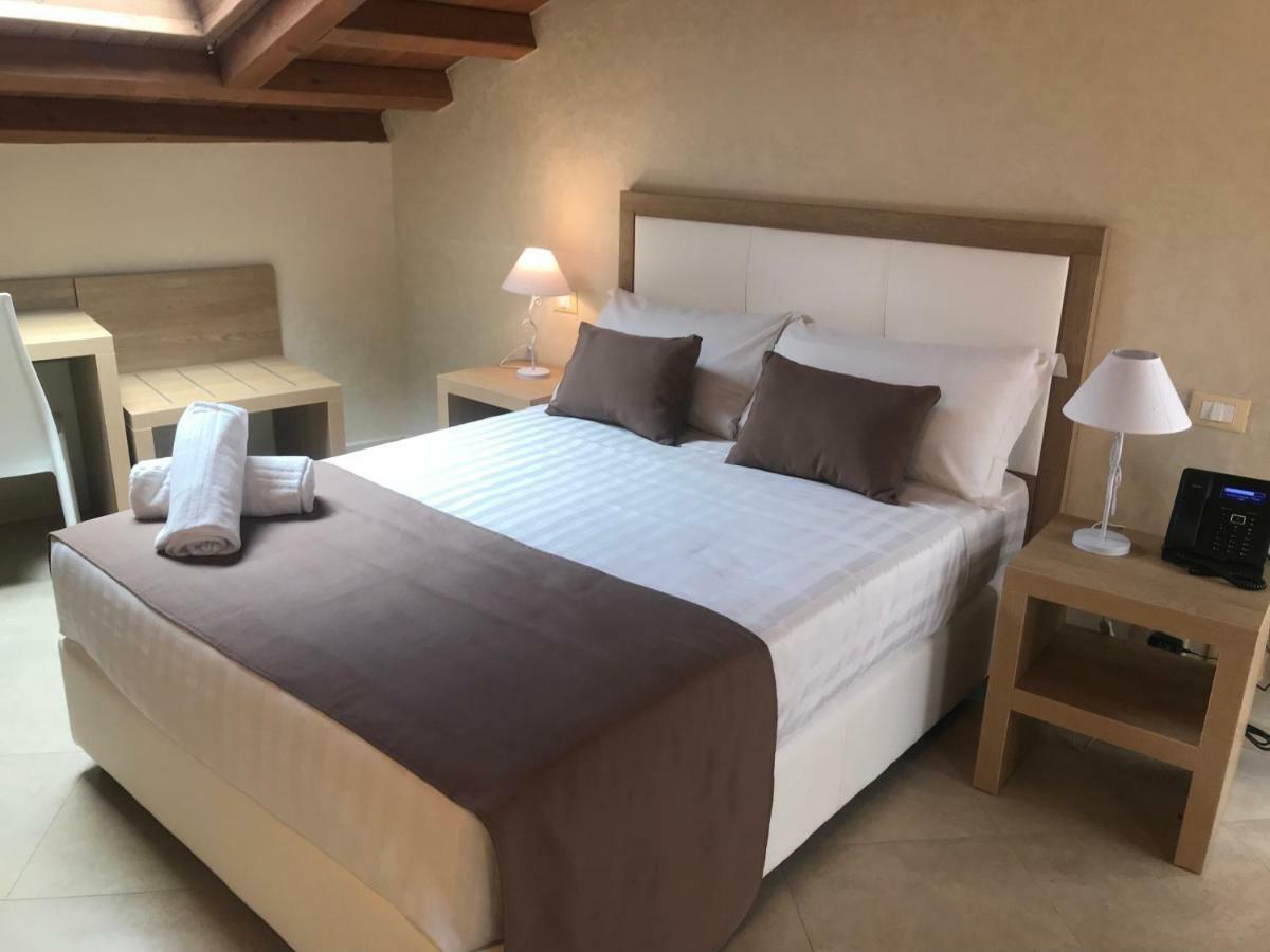 La Serenissima Hotel Palermo Luaran gambar