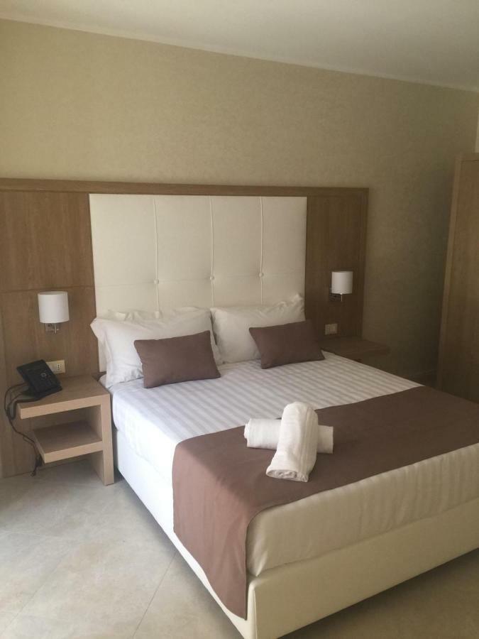 La Serenissima Hotel Palermo Luaran gambar