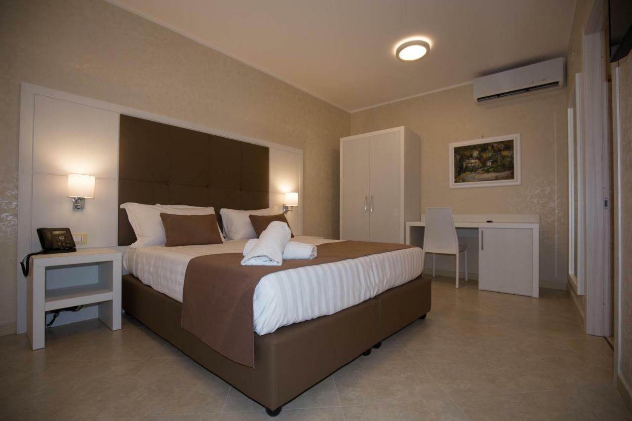 La Serenissima Hotel Palermo Luaran gambar