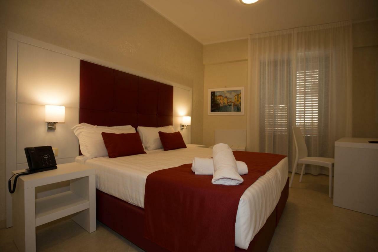 La Serenissima Hotel Palermo Luaran gambar