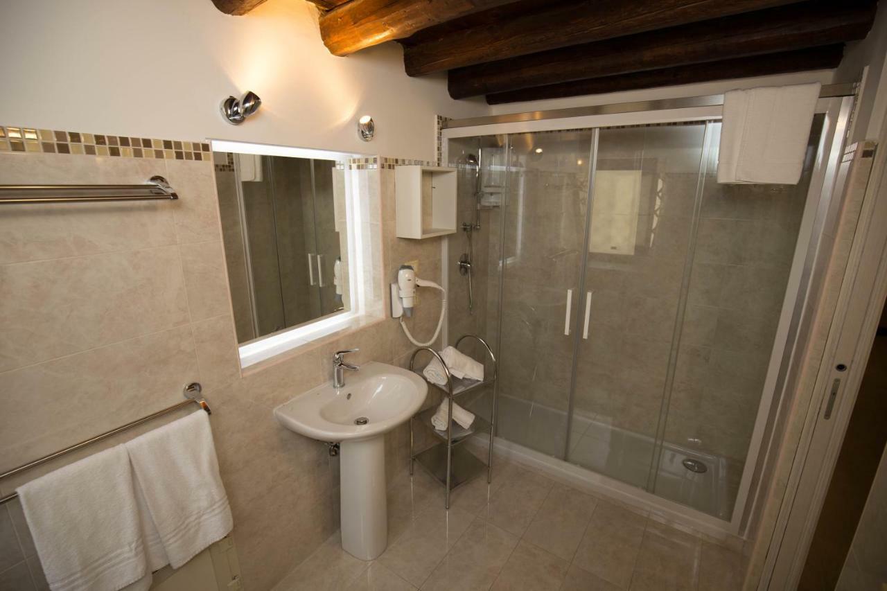 La Serenissima Hotel Palermo Luaran gambar